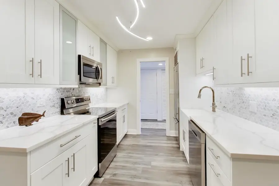 1 The Court Of Harborside Court #202, Northbrook, IL 60062 - #3