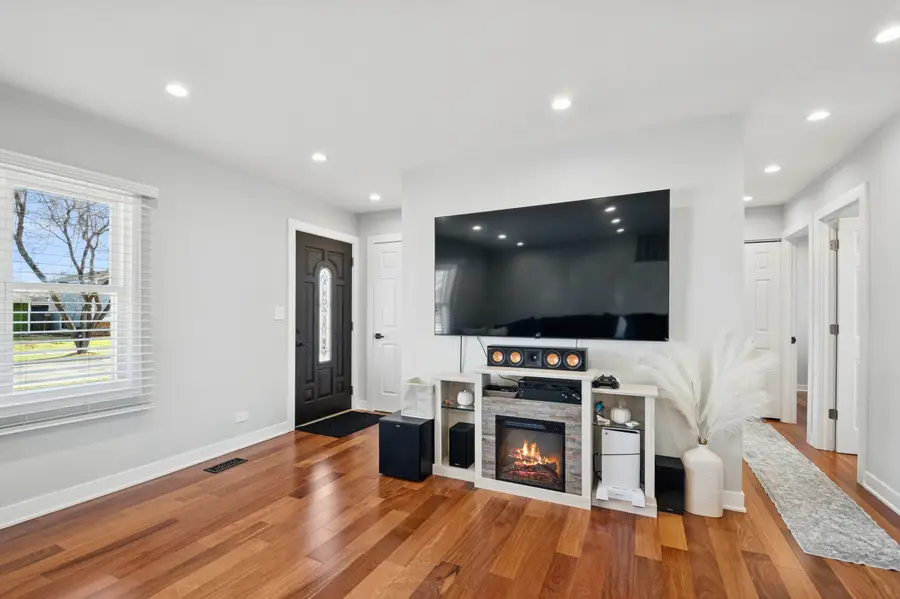 5308 Cinema Drive W, Hanover Park, IL 60133 - #3