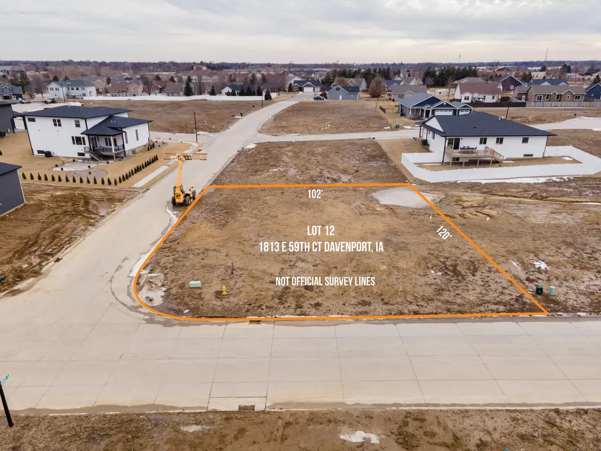 1813 E 59th Court, Davenport, IA 52807 - #1