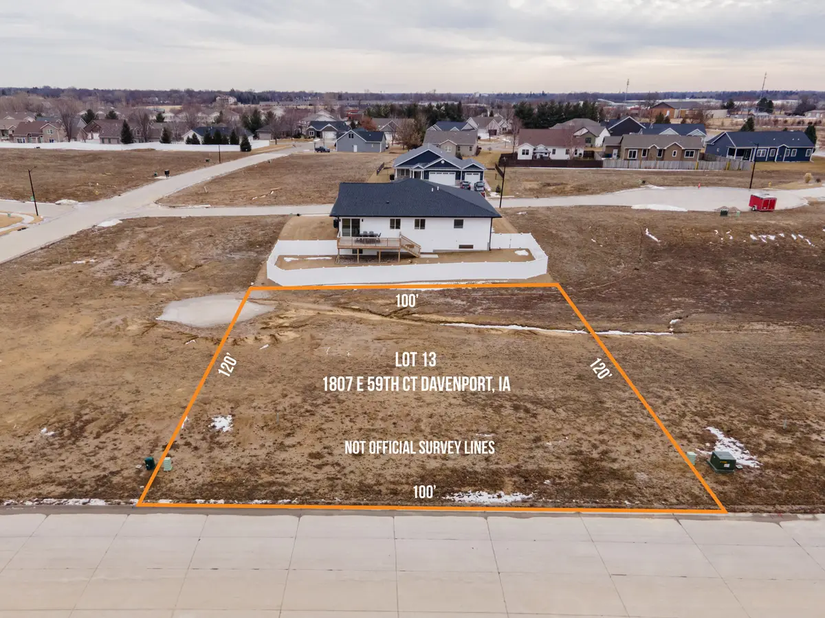 1807 E 59th Court, Davenport, IA 52807 - #1
