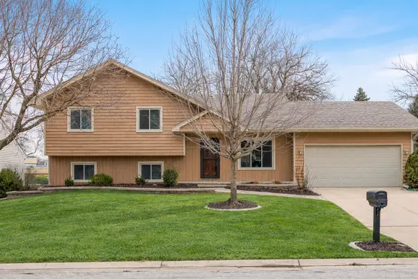 2469 Lakeside Drive, Aurora, IL 60504