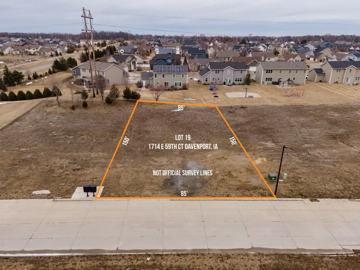 1714 E 59th Court, Davenport, IA 52807 - #1