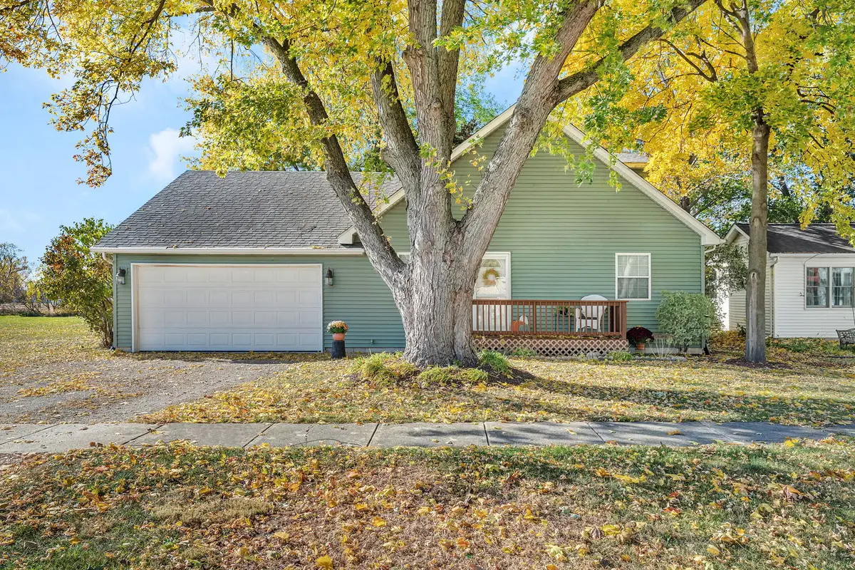 302 N Canal Street, Newark, IL 60541 - #1