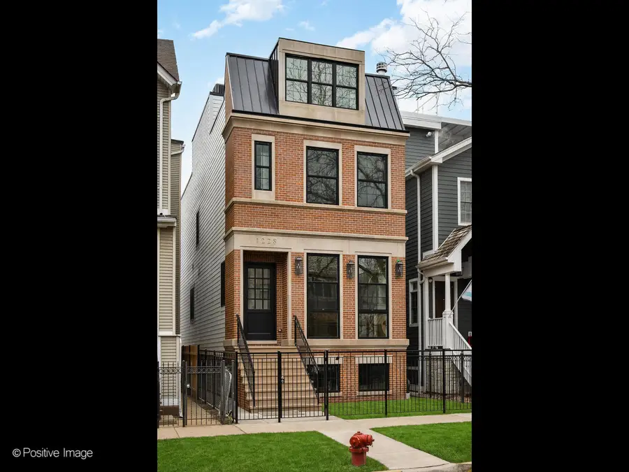 1228 W Wellington Avenue, Chicago, IL 60657 - #2