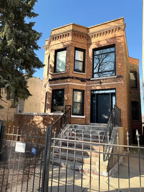 3418 W Franklin Boulevard, Chicago, IL 60624