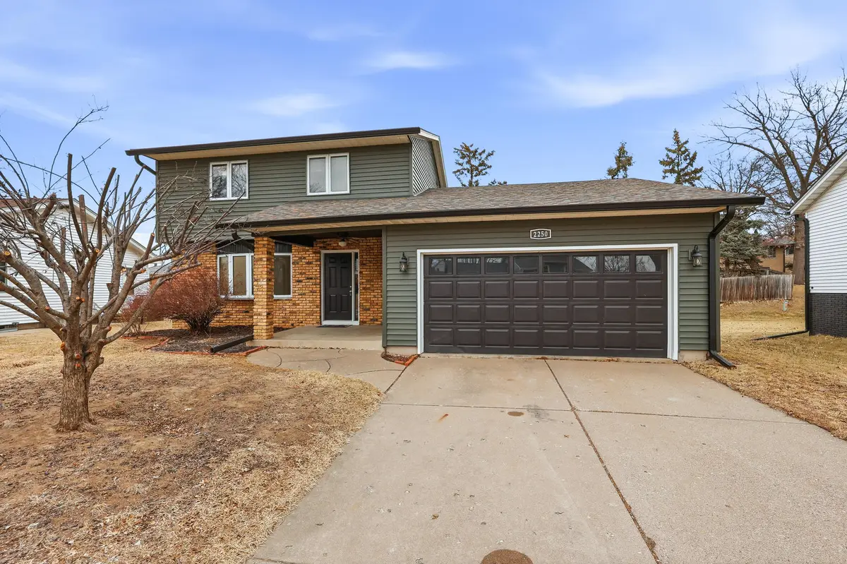 2250 W Columbia Avenue, Davenport, IA 52804 - #1