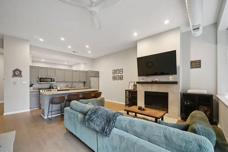 2512 N Bosworth Avenue #202, Chicago, IL 60614 - #3