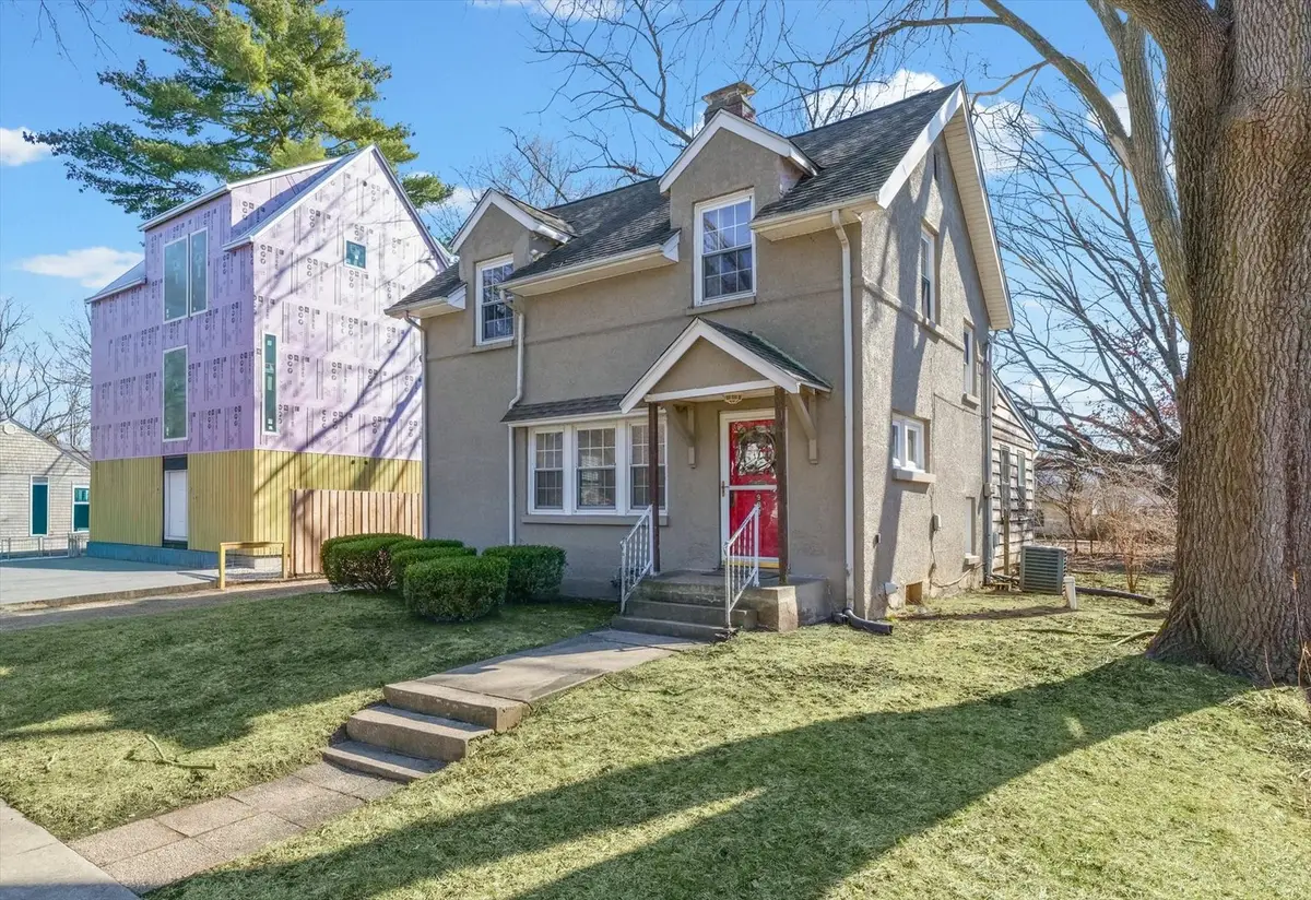 909 E Washington Street, Urbana, IL 61801 - #1