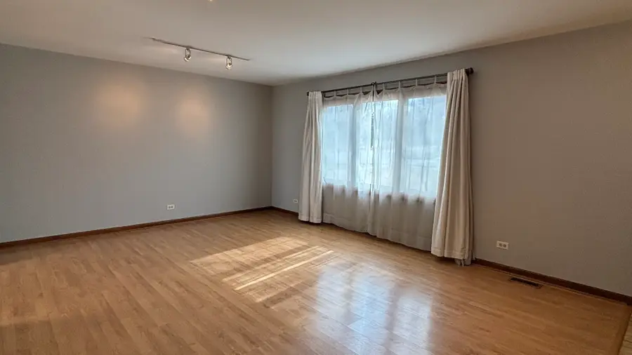 1405 E Bailey Road, Naperville, IL 60565 - #3