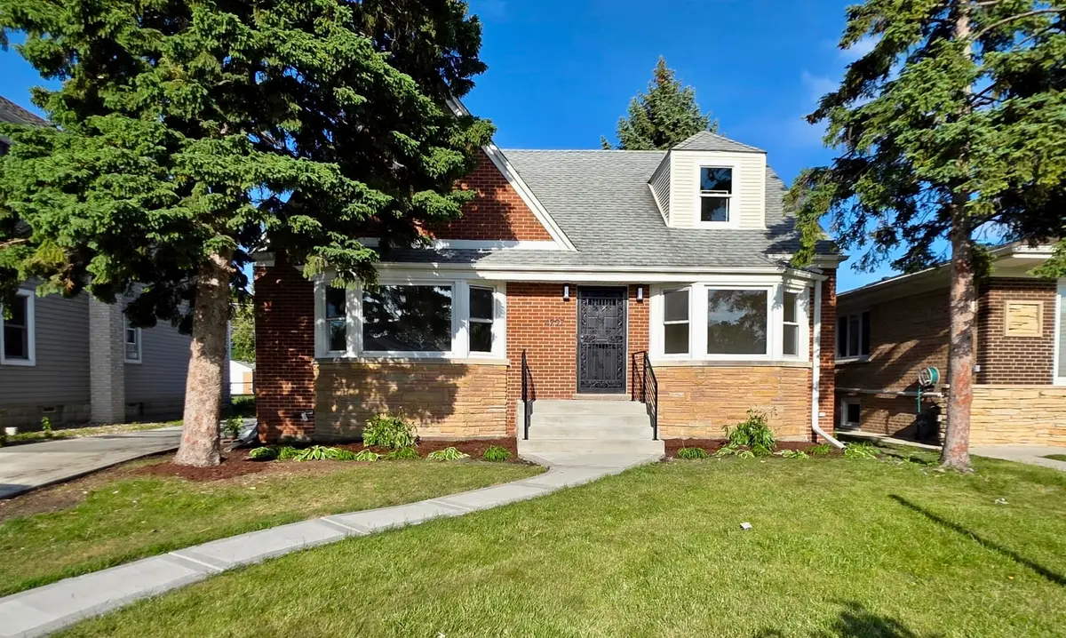 4727 N Newcastle Avenue, Harwood Heights, IL 60706 - #1