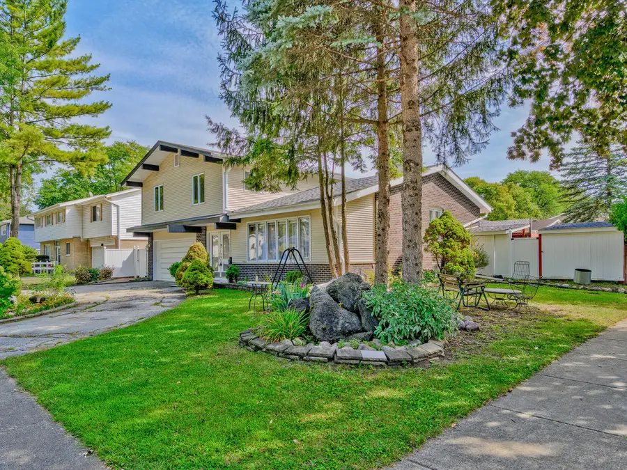 1121 N Greenfield Lane, Mount Prospect, IL 60056 - #2