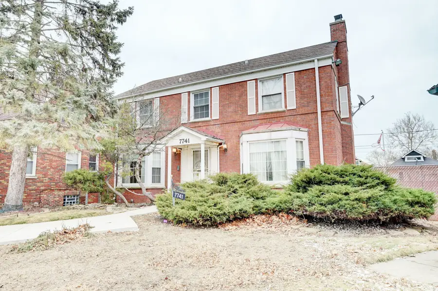 7741 S Paxton Avenue, Chicago, IL 60649 - #2