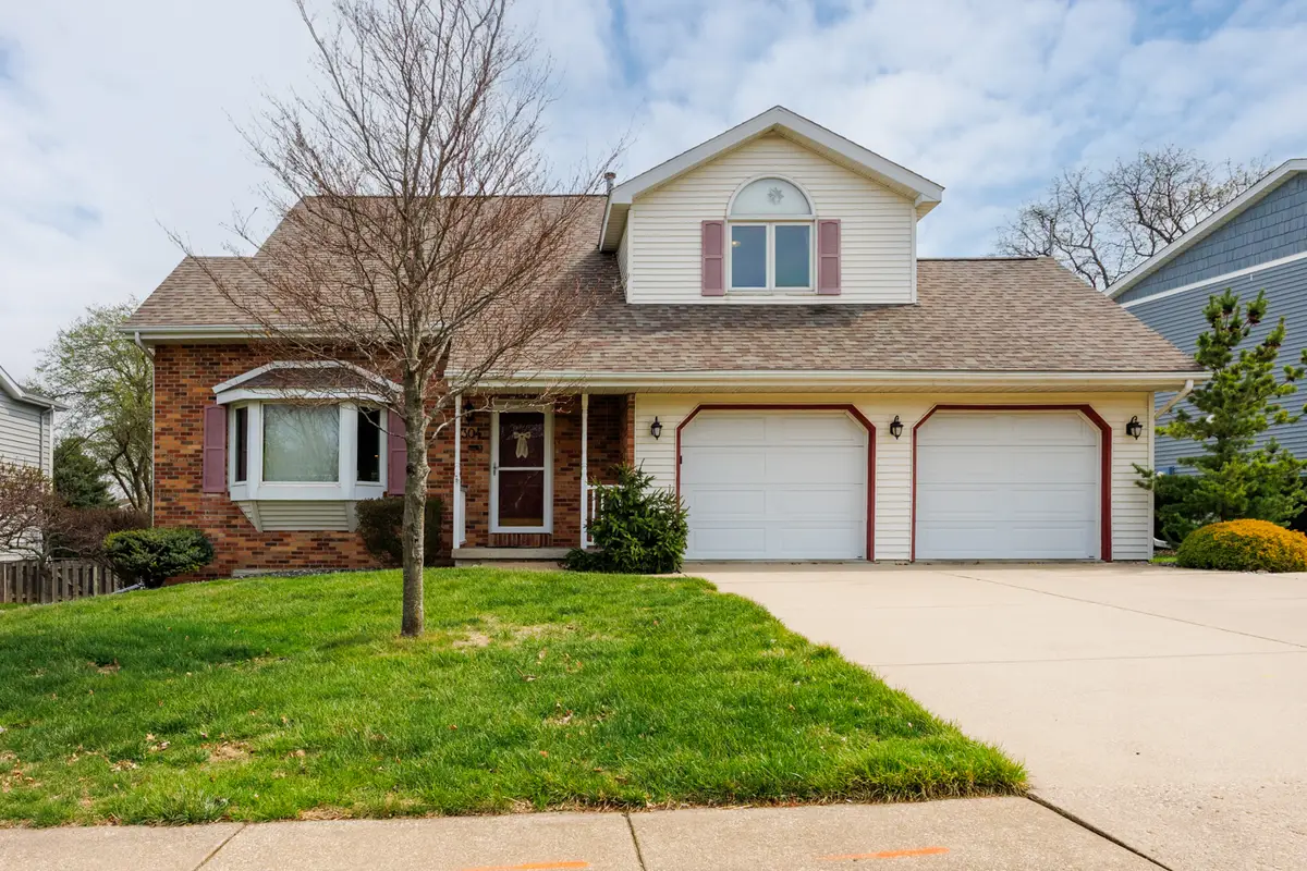 1304 S Hershey Road, Bloomington, IL 61704 - #1