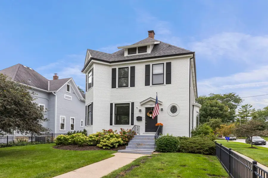726 N Wheaton Avenue, Wheaton, IL 60187 - #3