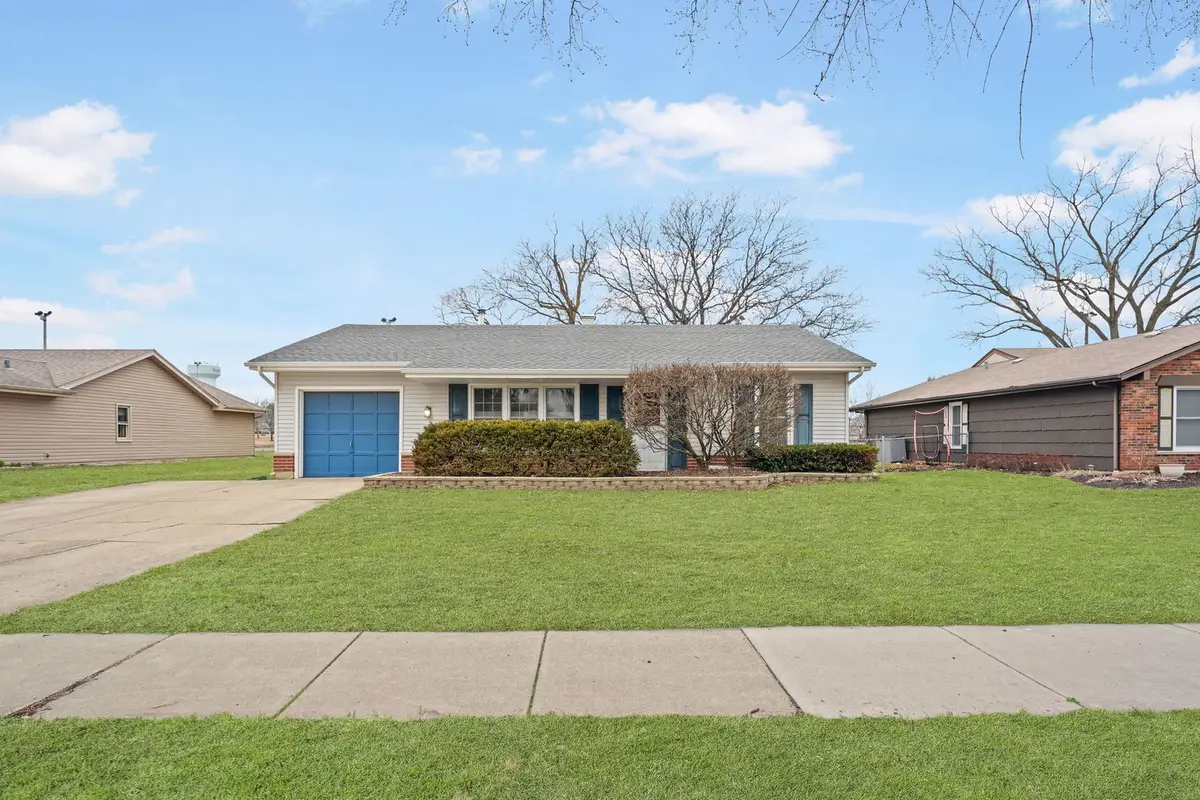 184 S Circle Avenue, Bloomingdale, IL 60108 - #1