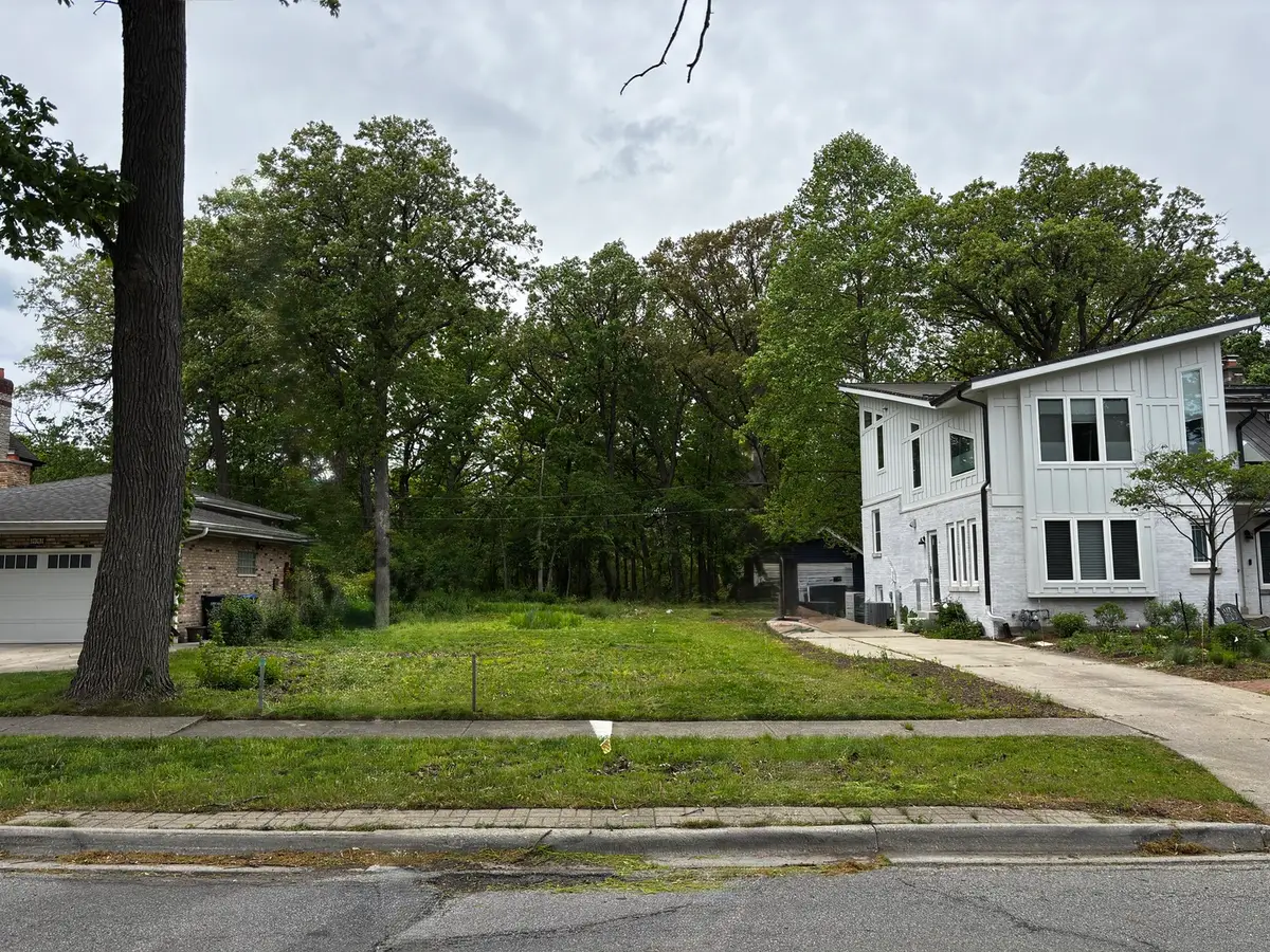 910 N Brainard Avenue, La Grange Park, IL 60526 - #1