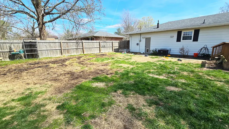 412 Sunset Drive, Centralia, IL 62801 - #3