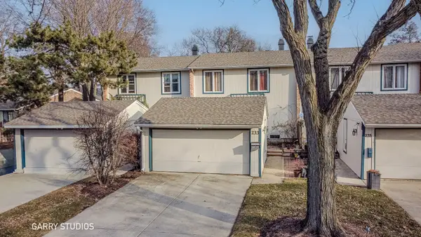 233 Lakeview Lane, Bloomingdale, IL 60108