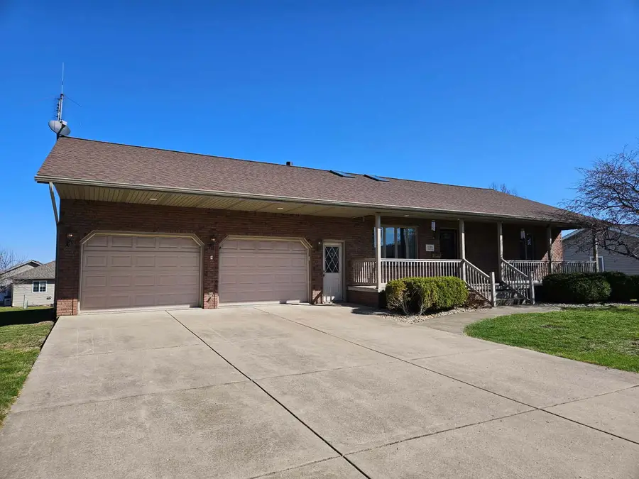 1308 W Carol Drive, Roanoke, IL 61561 - #2
