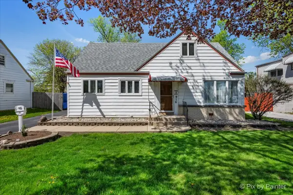 916 N Roberta Avenue, Melrose Park, IL 60164