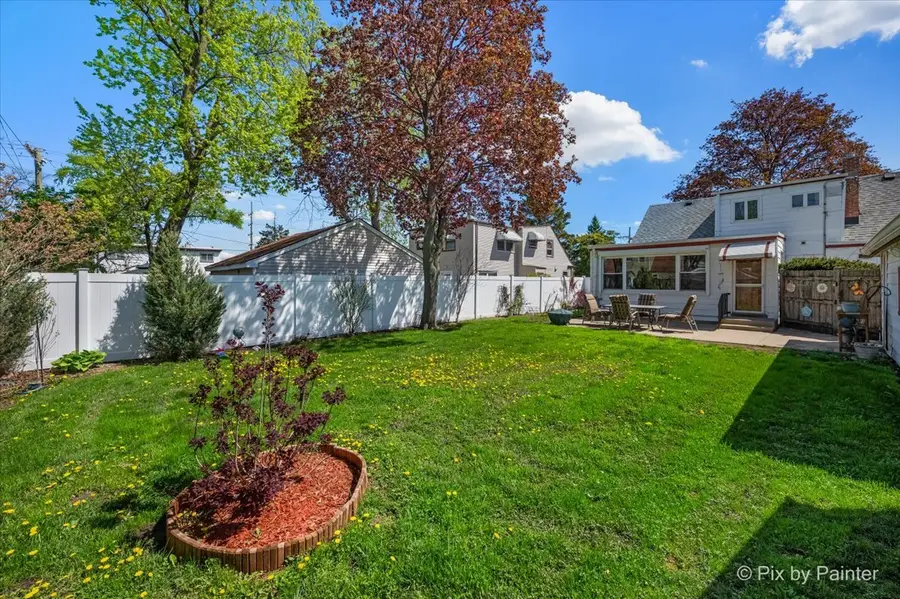 916 N Roberta Avenue, Melrose Park, IL 60164 - #3