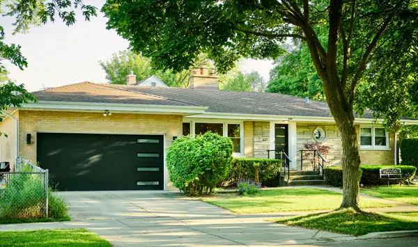 4555 Cleveland Street, Skokie, IL 60076