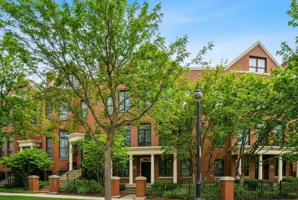 1813 Admiral Court, Glenview, IL 60026