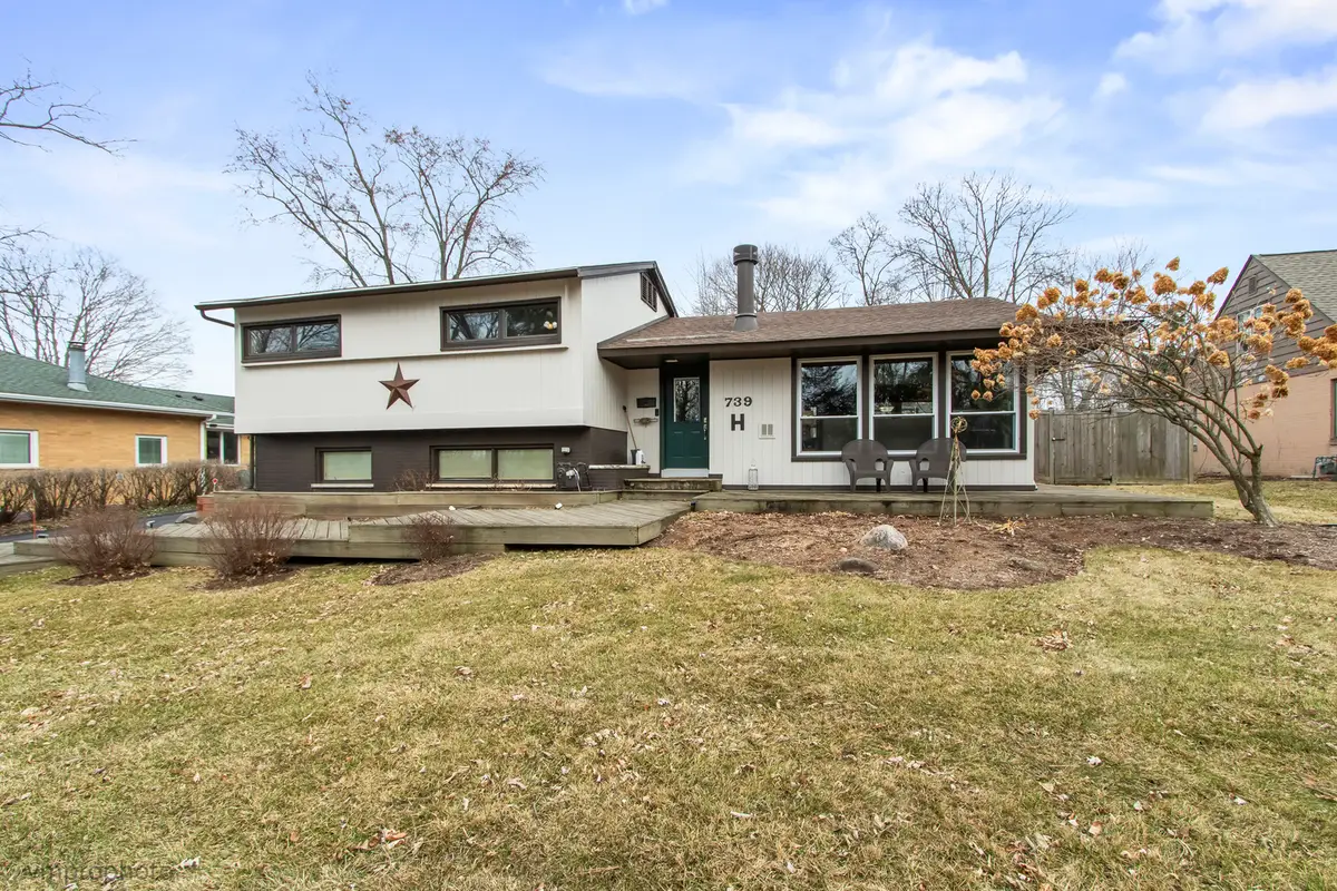739 Meadow Lane, Barrington, IL 60010 - #1