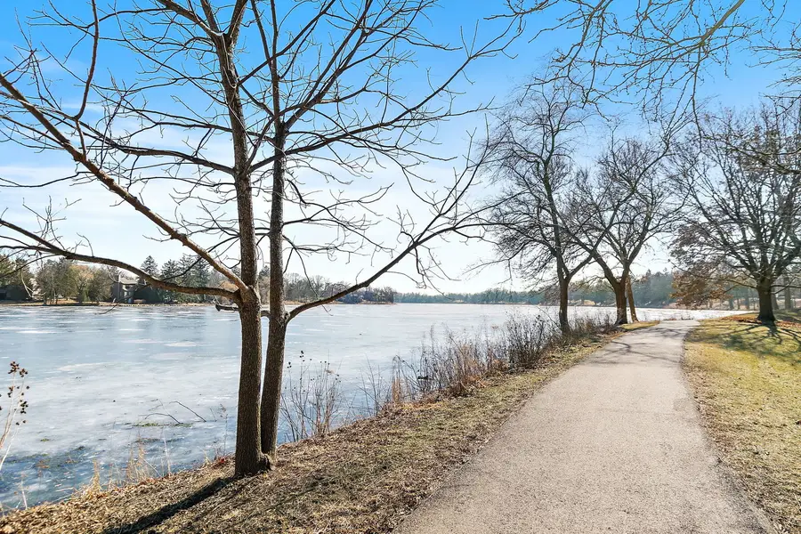 709 Woodbridge Court #709, Lake Barrington, IL 60010 - #3