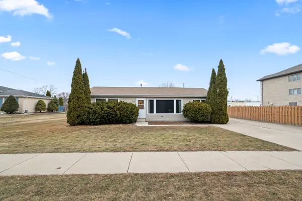 8026 W 84th Place, Justice, IL 60458