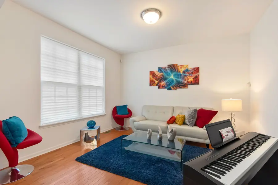 1 Pond Court, Bolingbrook, IL 60490 - #2