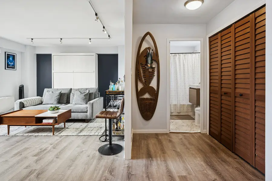 2909 N Sheridan Road #1001, Chicago, IL 60657 - #3