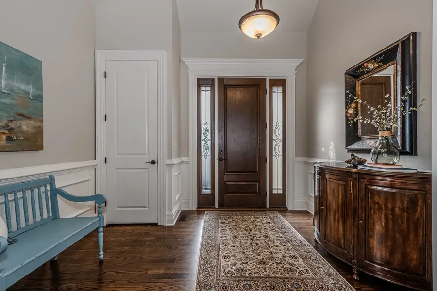 369 Fritz Lane, Geneva, IL 60134 - #2