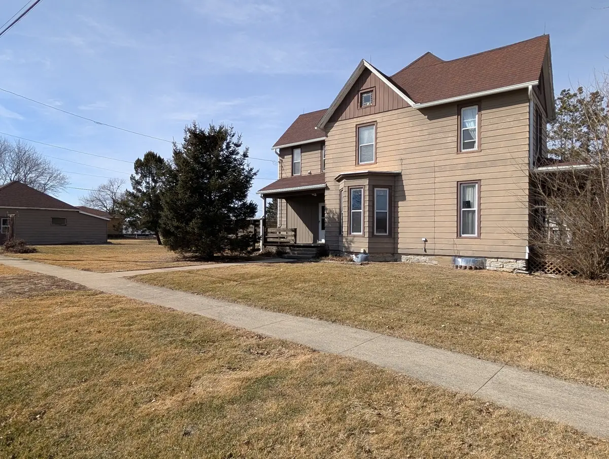 502 N Walnut Avenue, Forreston, IL 61030 - #1