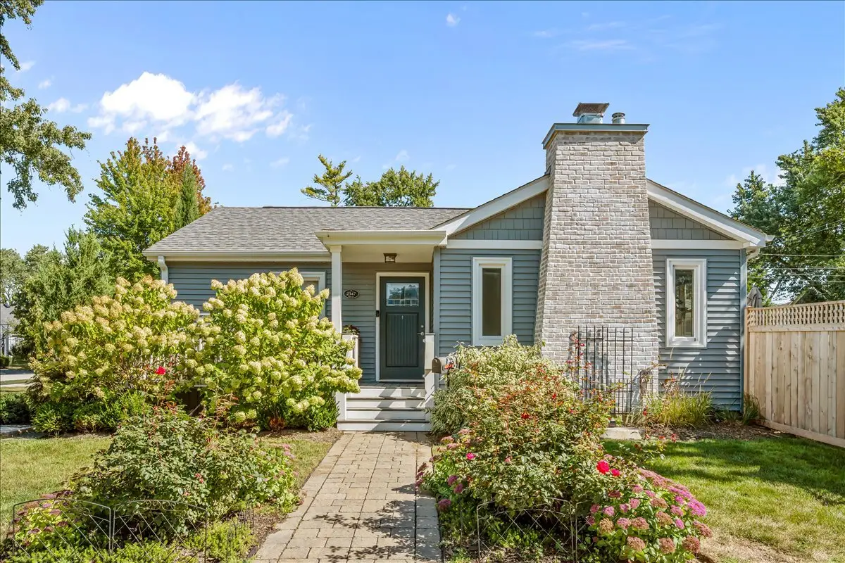 2347 Oak Avenue, Northbrook, IL 60062 - #1