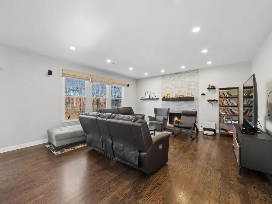 622 Oxford Court, Lindenhurst, IL 60046 - #2