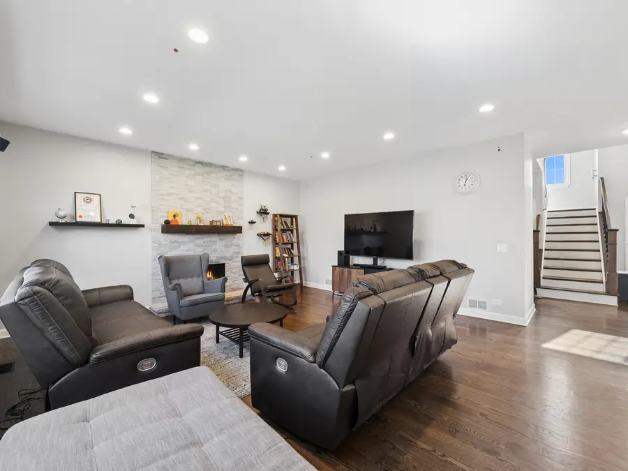 622 Oxford Court, Lindenhurst, IL 60046 - #3