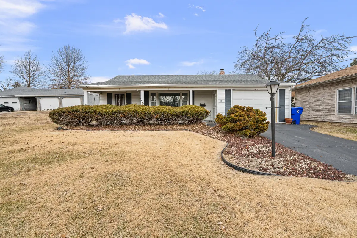 124 E Mill Street, Kewanee, IL 61443 - #1