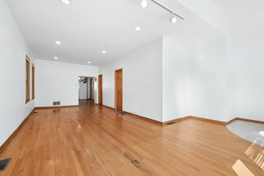 4104 N Claremont Avenue, Chicago, IL 60618 - #2