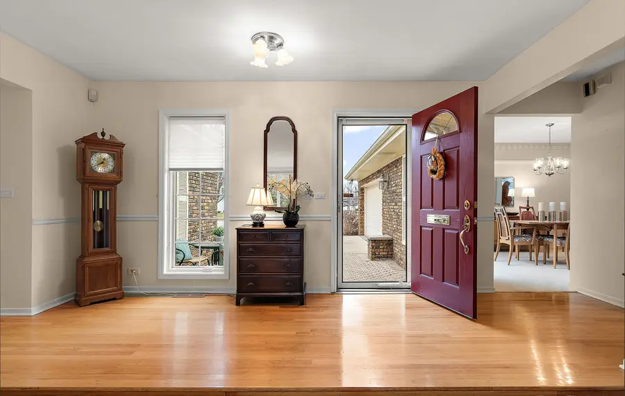 1107 W Francis Drive, Arlington Heights, IL 60005 - #3