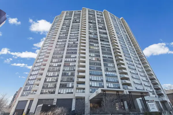 3930 N Pine Grove Avenue #304, Chicago, IL 60613