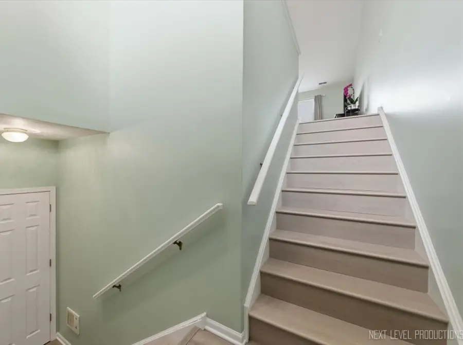 209 Nicole Drive #B, South Elgin, IL 60177 - #3