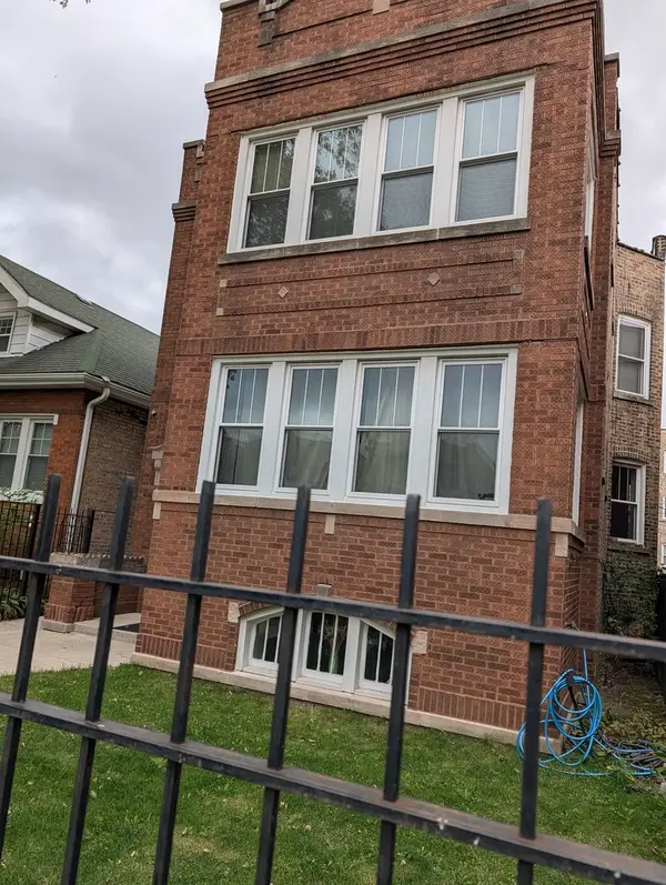 4055 W Nelson Street, Chicago, IL 60641