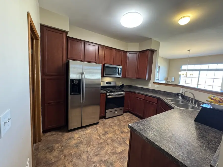 996 Como Circle, Hampshire, IL 60140 - #2