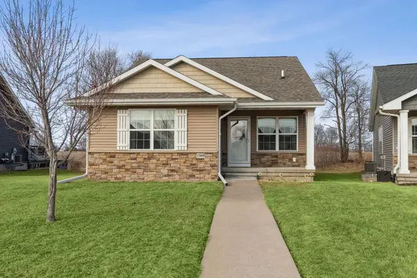1560 Olde Brandy Lane, Davenport, IA 52807