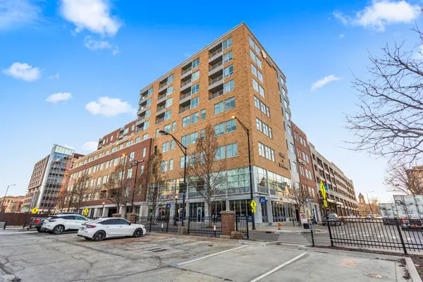 301 N Neil Street #904, Champaign, IL 61820