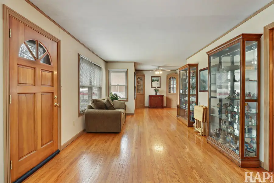 911 Elmdale Road, Glenview, IL 60025 - #3