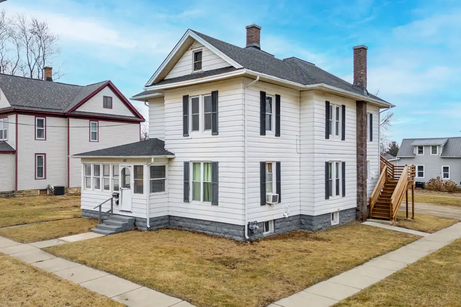 922 Lincoln Avenue, Rochelle, IL 61068 - #2