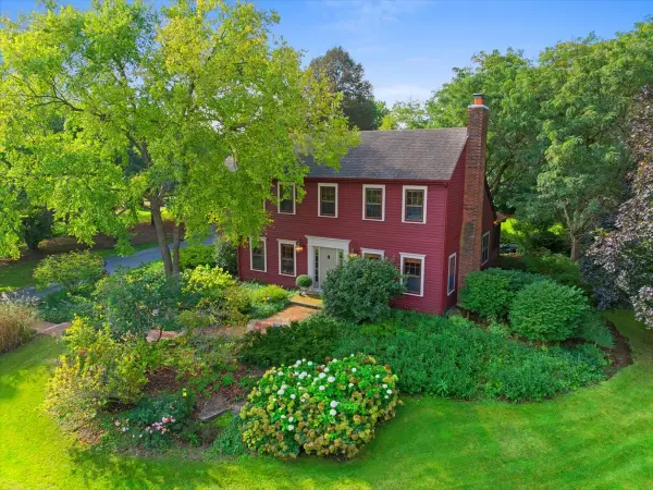 39W113 Ridge Line Road, St. Charles, IL 60175