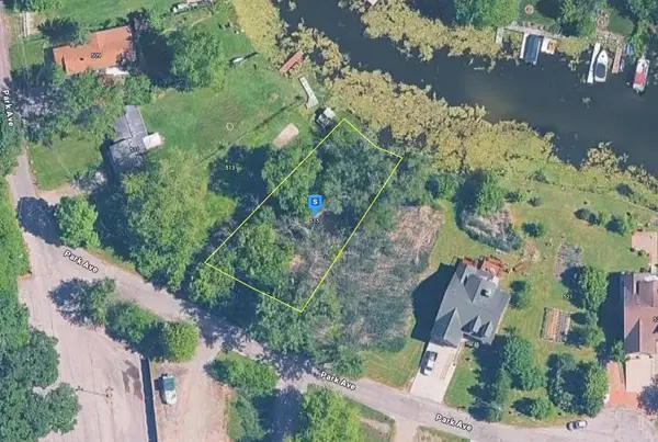 515 Park Avenue, Fox Lake, IL 60020